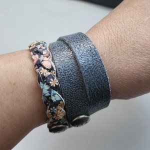 Bundle of 2 Flourish Leather Bracelets - Blue and floral - Size XL